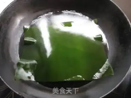 Make Sea belt egg rolls step 2