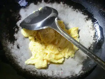Make Spoons, cabbage, egg soup step 5