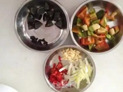 Make Flavoured eggs step 1