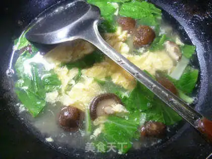 Make Spoons, cabbage, egg soup step 8