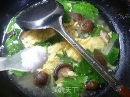 Make Spoons, cabbage, egg soup step 9