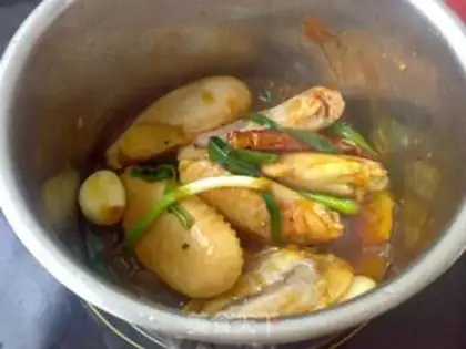 Make Three chickens with eggplant juice step 4