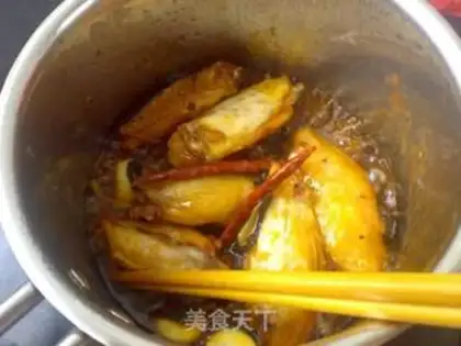 Make Three chickens with eggplant juice step 5