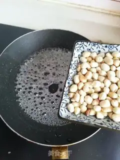Make Peanut sticky step 3