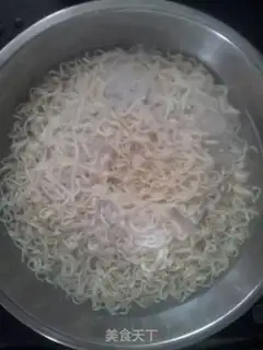 Make Tomato pig noodles step 5