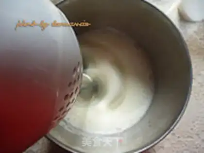 Make Tomato sauce pine rolls step 3