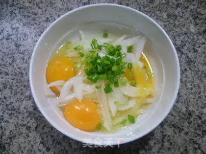 Make Onion fried eggs step 3