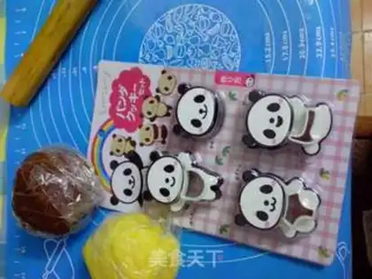 Make Stereo panda cookies step 9