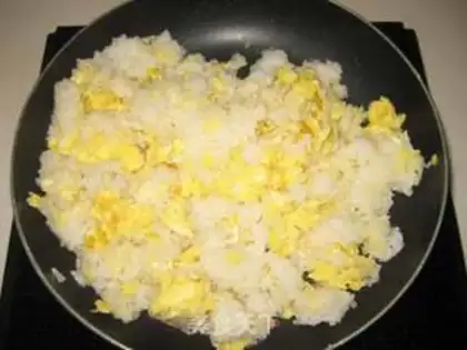 Make Cheese and egg fried rice step 5