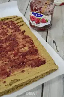 Make Coco cream roll step 8