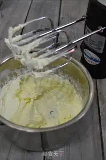 Make Coco cream roll step 9