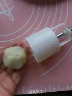 Make Ice mooncake step 8