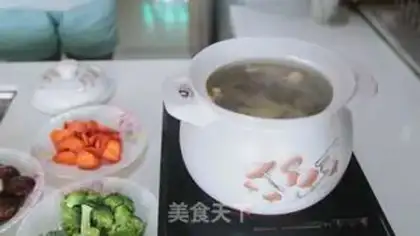 Make The chicken soup step 4