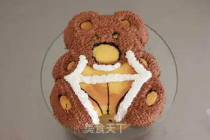 Make Baby bear cake step 6
