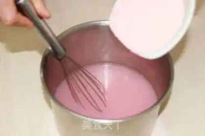 Make Dream three-coloured pudding step 1