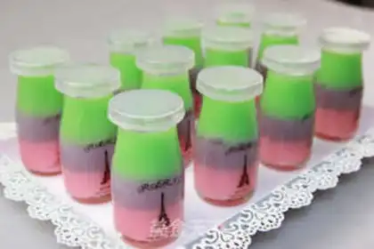 Make Dream three-coloured pudding step 6