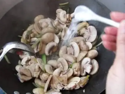 Make Clear the white mushrooms step 4