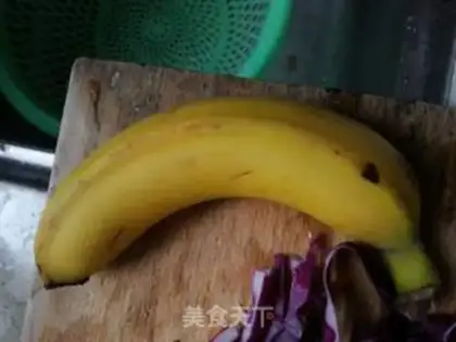 Make Banana blue milkshake step 2