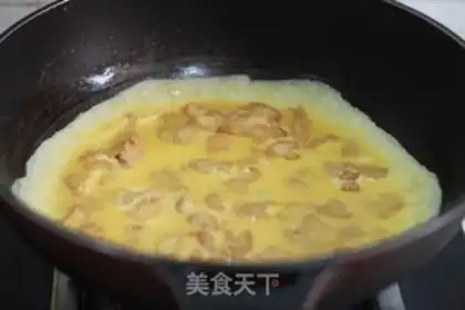 Make radish and fried eggs step 2