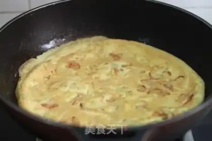 Make radish and fried eggs step 3
