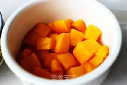 Make The sweet mango little circle step 1