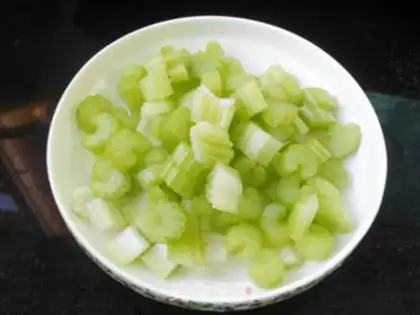 Make Peanuts with celery step 1