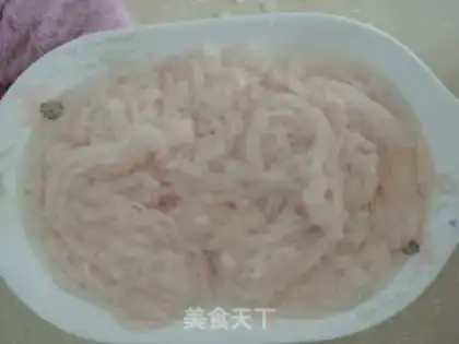 Make Shrimp with ketchup salad step 2