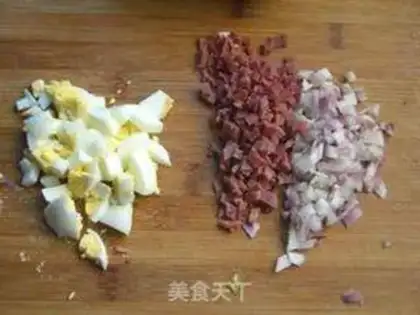 Make Egg salad sandwich step 4