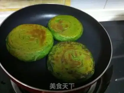 Make Vegetable pie with black sesame sauce step 9