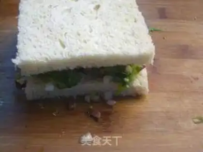 Make Egg salad sandwich step 8