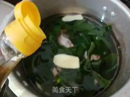 Make Sea-mounted soybean bone soup step 10