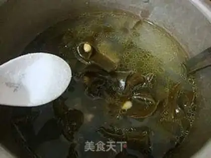 Make Sea-mounted soybean bone soup step 13