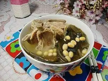 Make Sea-mounted soybean bone soup step 15