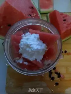 Make Watermelon popsicle step 1