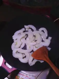 Make Old cucumber fried meat step 4