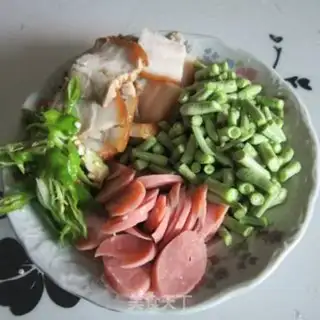 Make White flowers and beans step 3