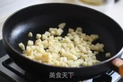 Make Apple eggcake step 1
