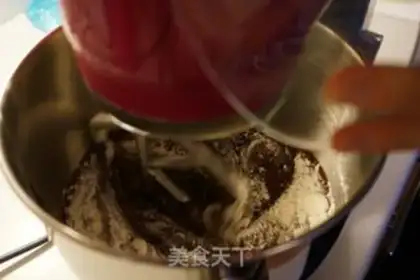Make Chocolate cake step 4