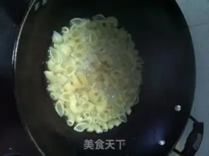Make Meat sauce macaroni step 1