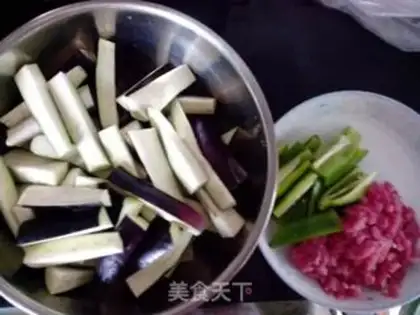 Make Meat sauce and eggplant step 1