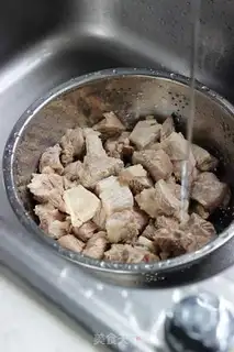 Make Tomato beef noodles step 1