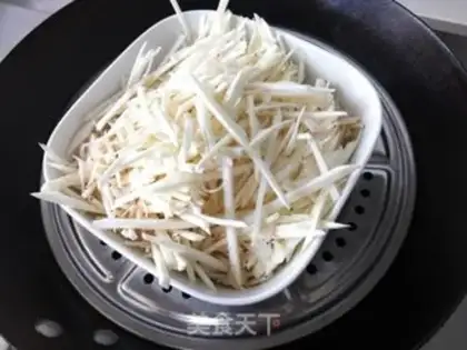Make Shrimp skin with white silk step 1