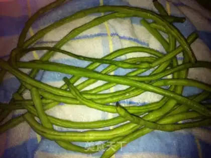 Make Homemade sour beans step 1