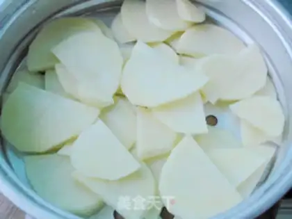Make Bacon mushroom potato pie step 1