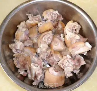 Make Piggy hoof step 2