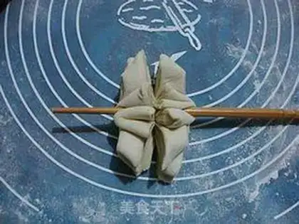 Make Lotus roll step 12