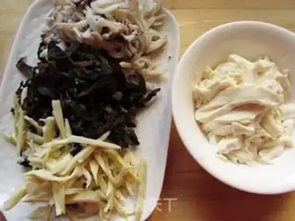 Make Spicy seafood soup step 1