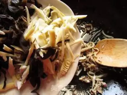 Make Spicy seafood soup step 3