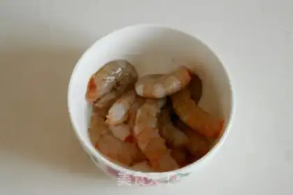 Make Blueberry shrimp salad step 1