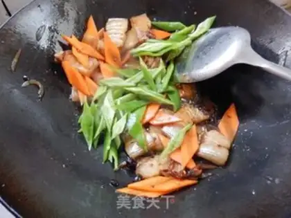 Make Carrot green peppers for five flowers step 11